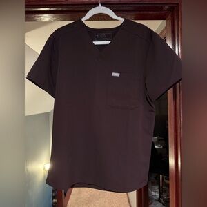 Figs Men's Espresso Leon scrub top